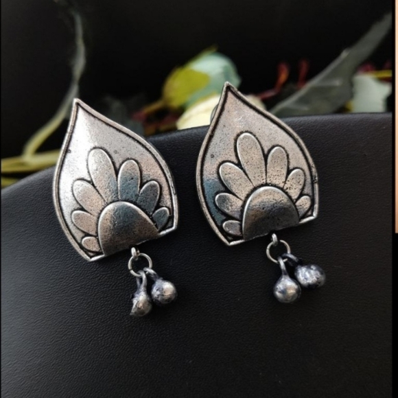 NIKETAM Jewelry - EARRINGS